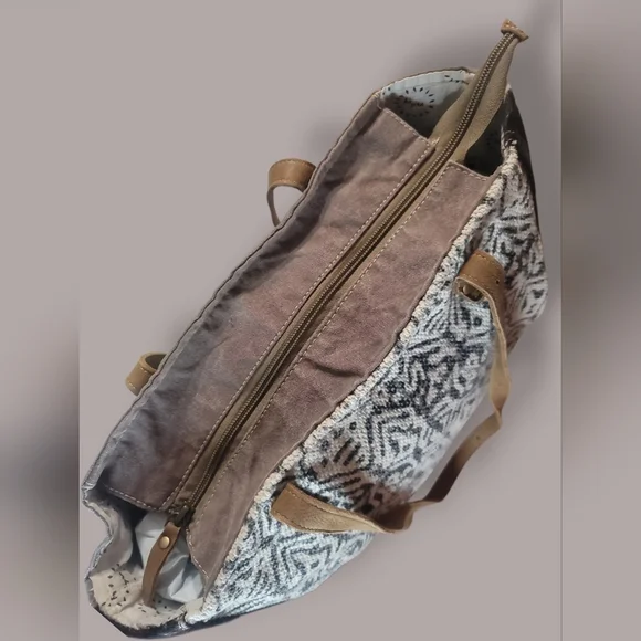 MYRA Bag Black and White Calf Hide Sides  Canvas Tote with Leather Straps EUC - Picture 7 of 9